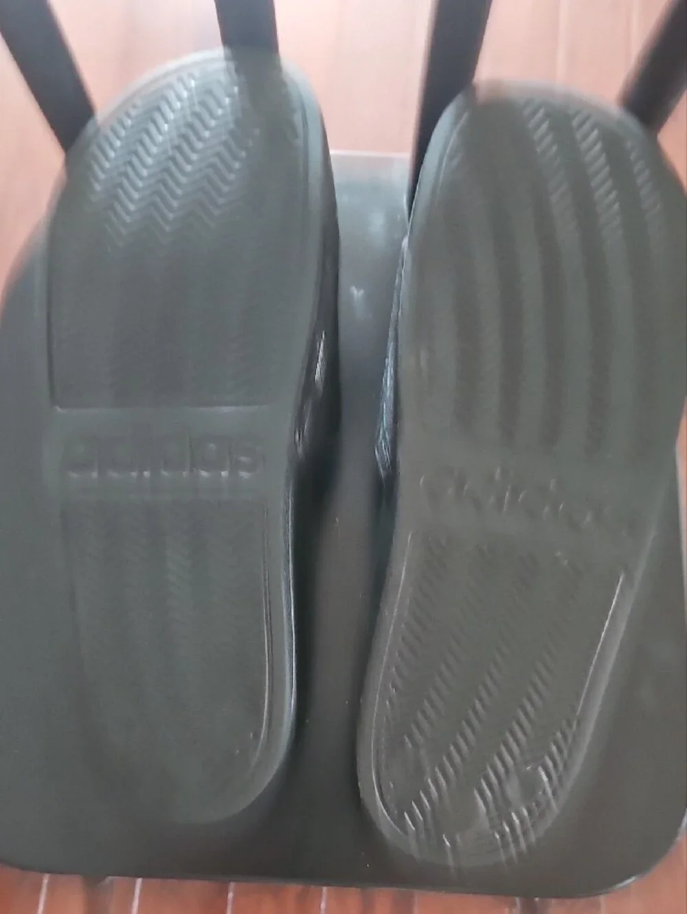 adidas kids slide